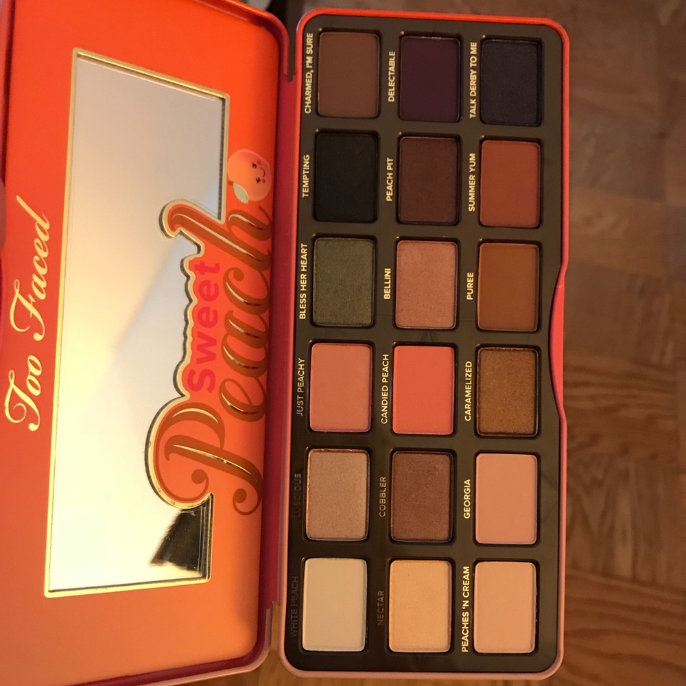 BNIB too faced sweet peach palette
